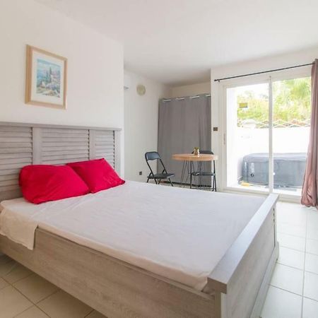 Superbe Studio Avec Jacuzzi Prive Appartement Sainte-Anne Buitenkant foto