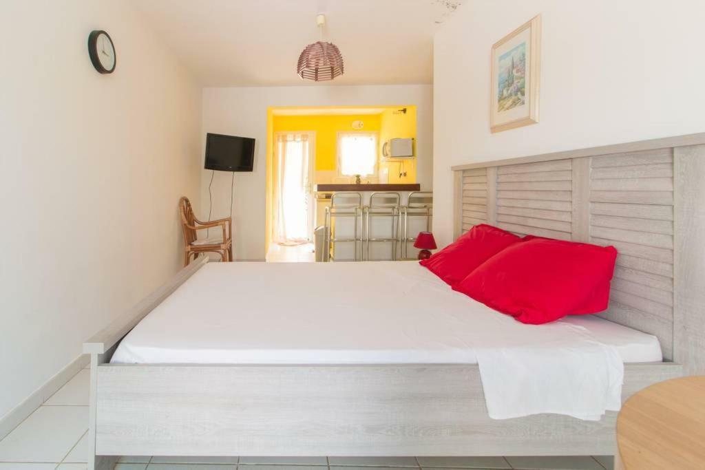 Superbe Studio Avec Jacuzzi Prive Appartement Sainte-Anne Buitenkant foto