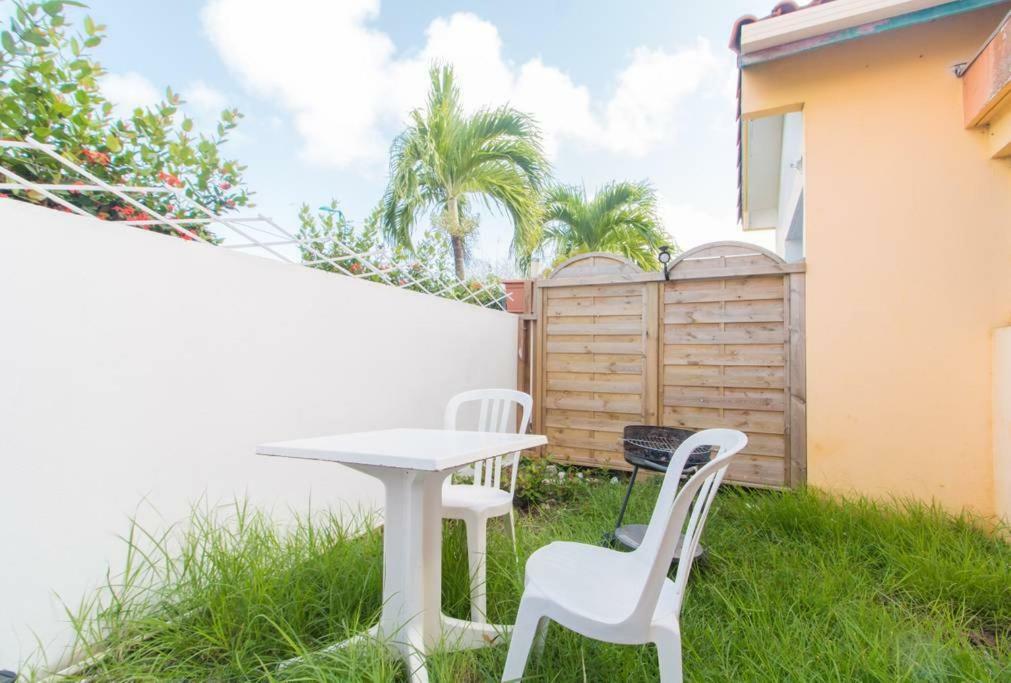 Superbe Studio Avec Jacuzzi Prive Appartement Sainte-Anne Buitenkant foto